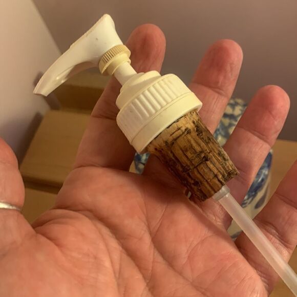 Gerald Henn blue heart Spongeware stoneware pottery soap-dispenser - Picture 3 of 10